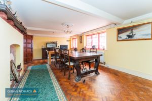 Farm - Dining Room- click for photo gallery